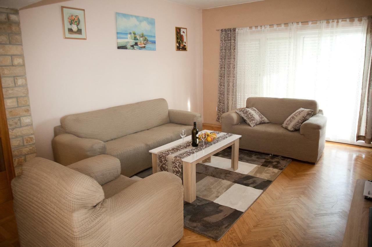 Apartman Ana Radovin Eksteriør bilde